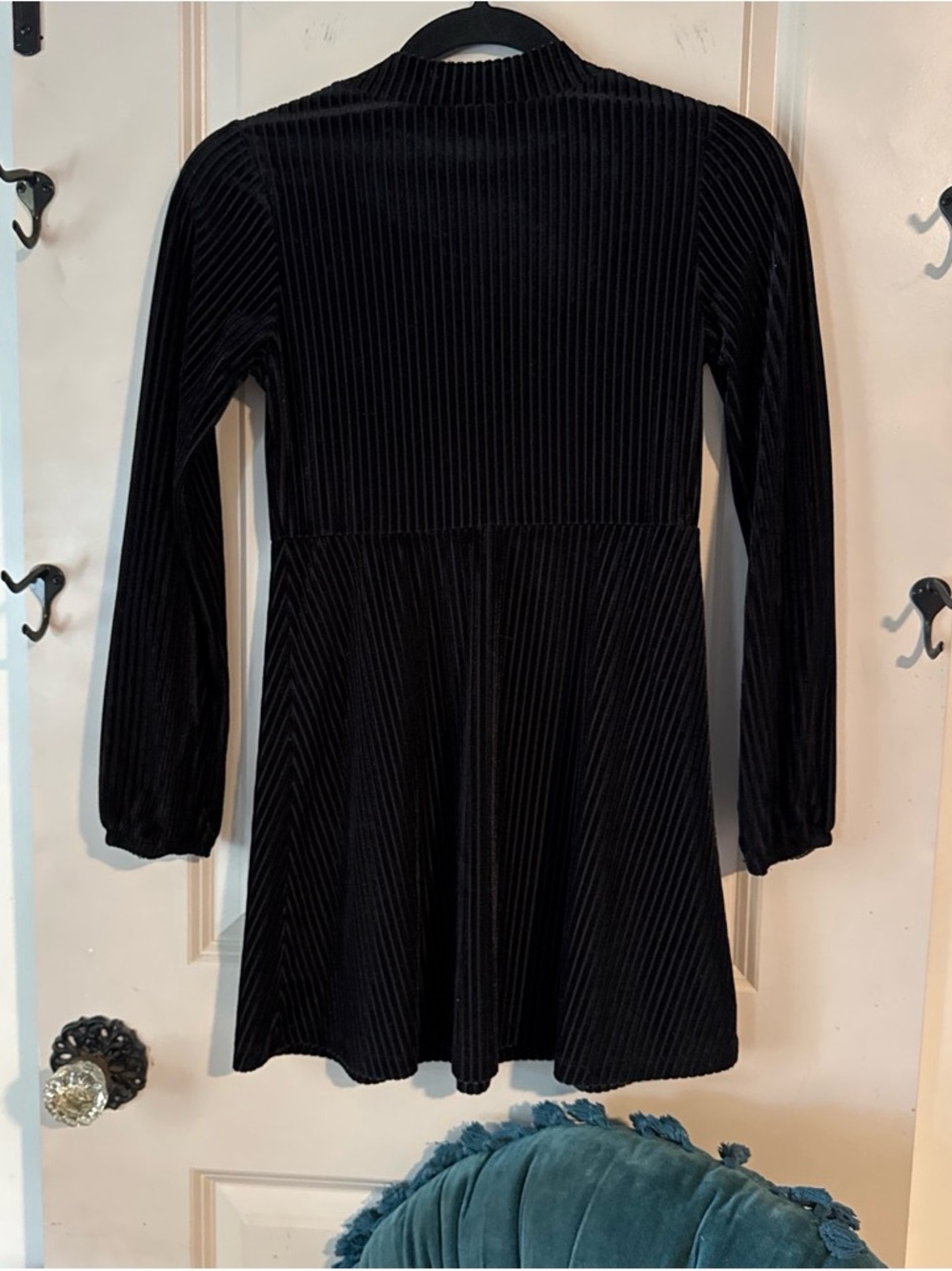 Forever 21 Black Ribbed Velvet Long-Sleeve Girls' Dress